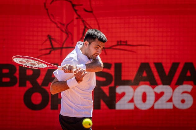 BRATISLAVA OPEN TENNIS ATP, Tennis Herren CHALLENGER Tomas Barrios Vera (Chile) return to tennis court after injury during first round ATP Tennis Challenger tour 100 Bratislava Open match against Thanasi Kokkinakis (Australia). Tennis courts Slovan Bratislava, Bratislava, Slovakia, June 08, 2026. Photo by Branislav Racko Copyright: xx 080A8406