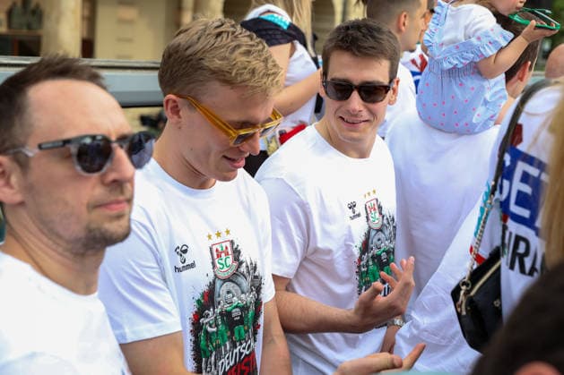 08.06.2026 ,xgox, Handball - Daikin HBL, Empfang und Feier am Rathaus mit dem SC Magdeburg emspor, v.l. Gisli Thorgeir Kristjansson (Magdeburg, 10), Manuel Zehnder (Magdeburg, 8) Magdeburg