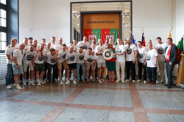 08.06.2026 ,xgox, Handball - Daikin HBL, Empfang und Feier am Rathaus mit dem SC Magdeburg emspor, v.l. Symbolfoto, Symbolbild, Symbol, Gruppenbild, Mannschaftsbild Magdeburg