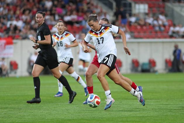 Fußball, U23-Frauen: Deutschland - Dänemark, 08.06.26 Julia Mickenhagen (17, Deutschland U23, Bayer Leverkusen). Fußball, Testspiel U23-Frauen: Deutschland - Dänemark am 08.06.26 im Leuna-Chemie-Stadion Halle (Saale).