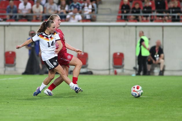Fußball, U23-Frauen: Deutschland - Dänemark, 08.06.26 Marie Steiner (14, Deutschland U23, TSG Hoffenheim) erzielt das Tor zur 1:0-Führung für den DFB. Fußball, Testspiel U23-Frauen: Deutschland - Dänemark am 08.06.26 im Leuna-Chemie-Stadion Halle (Saale).