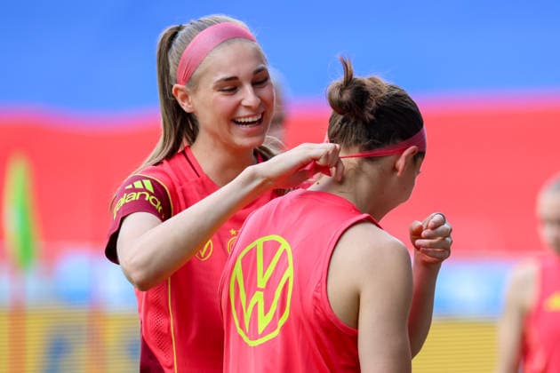 Ljubljana, Slowenien: 08.06. 2026 - Abschlusstraining des DFB Frauenteam vor dem WM-Qualifikationsspiel gegen Slowenien Im Bild: v.li. Jule Brand (Deutschland) und Carlotta Wamser (Deutschland)