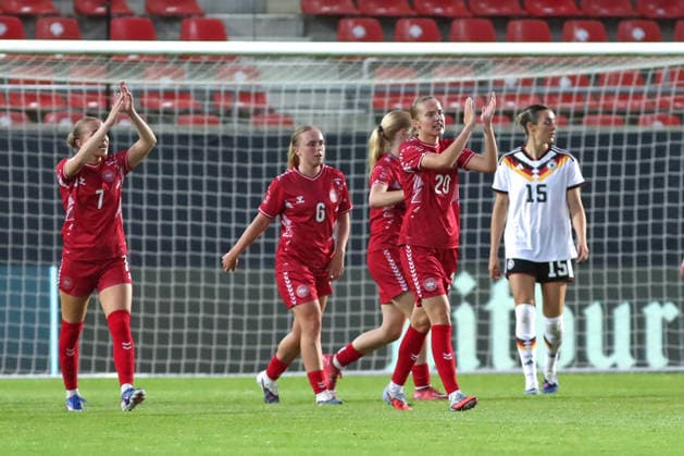 Fußball, U23-Frauen: Deutschland - Dänemark, 08.06.26 Tor-Jubel bei Therese Vestermark (20, Dänemark U23) und Team über das Tor zum 1:1-Ausgleich. Fußball, Testspiel U23-Frauen: Deutschland - Dänemark am 08.06.26 im Leuna-Chemie-Stadion Halle (Saale).