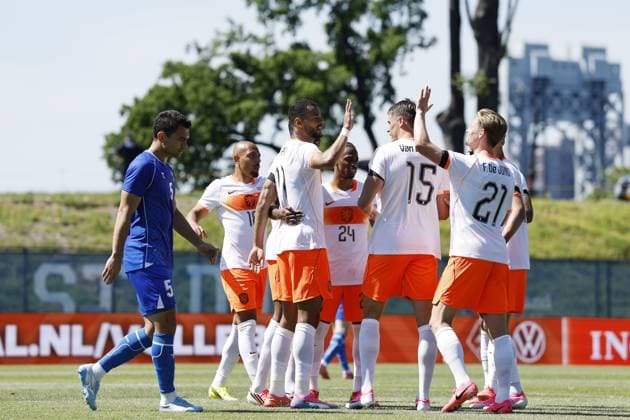 NEW YORK - (LR) Cody Gakpo of the Netherlands, Micky van de Ven of the Netherlands, Frenkie de Jong of the Netherlands celebrate the 1-0 during the friendly international match, Länderspiel, Nationalmannschaft between the Netherlands and Uzbekistan at Icahn Stadium on June 8, 2026, in New York, United States. MAURICE VAN STEEN ANP International Friendly, Länderspiel, Nationalmannschaft 2026 xVIxANPxSportx xMauricexvanxSteenxIVx 560512978 originalFilename: 560512978.jpg