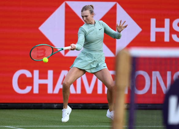 2026 HSBC Tennis Championships, Queens Club, London, UK - 08 06 2026 Katie Boulter (GBR) in action during her first round match agianst Leylah Fernandez (CAN) in the HSBC 2026 Championships at Queens Club in London London Queens Club London GBR Copyright: xMarkxGreenwoodx