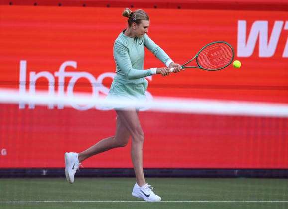 2026 HSBC Tennis Championships, Queens Club, London, UK - 08 06 2026 Katie Boulter (GBR) in action during her first round match agianst Leylah Fernandez (CAN) in the HSBC 2026 Championships at Queens Club in London London Queens Club London GBR Copyright: xMarkxGreenwoodx