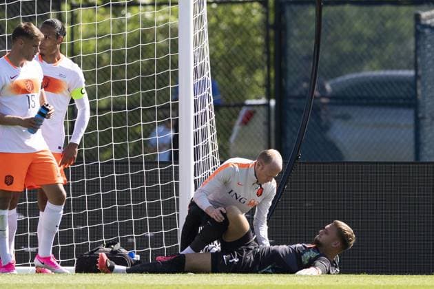 NEW YORK - Netherlands goalkeeper Bart Verbruggen lies injured on the ground during the friendly match between the Netherlands and Uzbekistan at Icahn Stadium on June 8, 2026, in New York, United States. The Dutch national team, Nationalteam is preparing for the World Cup. KOEN VAN WEEL ANP International Friendly, Länderspiel, Nationalmannschaft 2026 xVIxANPxSportx xxANPxIVx 560516259 originalFilename: 560516259.jpg