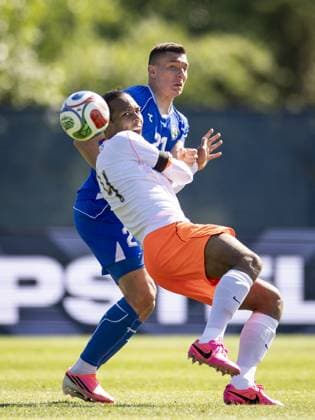 NEW YORK - (lr) Virgil van Dijk for the Netherlands, Igor Sergeev for Uzbekistan during the friendly match between the Netherlands and Uzbekistan at Icahn Stadium on June 8, 2026, in New York, United States. The Dutch national team, Nationalteam is preparing for the World Cup. ROBIN VAN LONKHUIJSEN ANP International Friendly, Länderspiel, Nationalmannschaft 2026 xVIxANPxSportx xxANPxIVx 560517295 originalFilename: 560517295.jpg