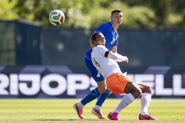 NEW YORK - (lr) Virgil van Dijk for the Netherlands, Igor Sergeev for Uzbekistan during the friendly match between the Netherlands and Uzbekistan at Icahn Stadium on June 8, 2026, in New York, United States. The Dutch national team, Nationalteam is preparing for the World Cup. ROBIN VAN LONKHUIJSEN ANP International Friendly, Länderspiel, Nationalmannschaft 2026 xVIxANPxSportx xxANPxIVx 560517330 originalFilename: 560517330.jpg