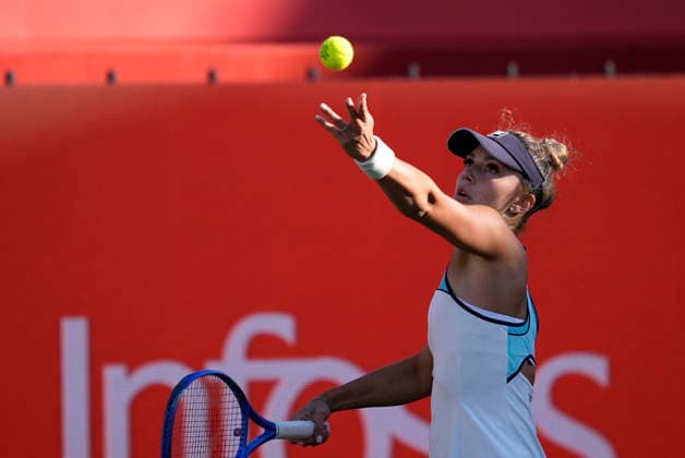 HSBC Championships - Day One Jaqueline Cristian of Romania in action during her Round of 32 match at The HSBC Championships 2026 Women s tennis tournament at The Queen s Club in London, England, on June 8, 2026. London United Kingdom  Copyright: xOwenxHammondx originalFilename:hammond-thehsbcc260608_np18o.jpg