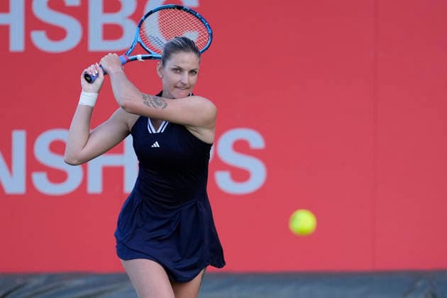 HSBC Championships - Day One Karolina Pliskova of the Czech Republic in action during her Round of 32 match at The HSBC Championships 2026 Women s tennis tournament at The Queen s Club in London, England, on June 8, 2026. London United Kingdom  Copyright: xOwenxHammondx originalFilename:hammond-thehsbcc260608_npYWi.jpg