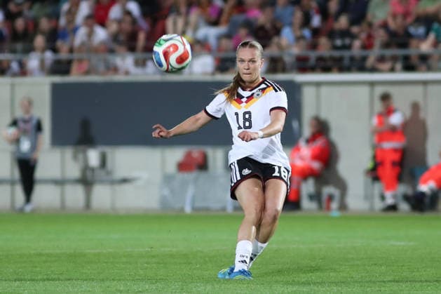 Fußball, U23-Frauen: Deutschland - Dänemark, 08.06.26 Annaleen Böhler (18, Deutschland U23, Hamburger SV). Fußball, Testspiel U23-Frauen: Deutschland - Dänemark am 08.06.26 im Leuna-Chemie-Stadion Halle (Saale).
