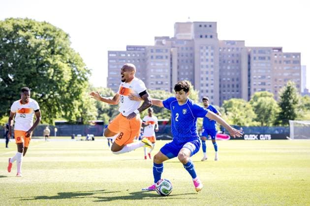 NEW YORK - (lr) Donyell Malen of the Netherlands and Abdukodir Khusanov of Uzbekistan during the friendly match between the Netherlands and Uzbekistan at Icahn Stadium on June 8, 2026, in New York, United States. The Dutch national team, Nationalteam is preparing for the World Cup. ROBIN VAN LONKHUIJSEN ANP International Friendly, Länderspiel, Nationalmannschaft 2026 xVIxANPxSportx xxANPxIVx 560525104 originalFilename: 560525104.jpg
