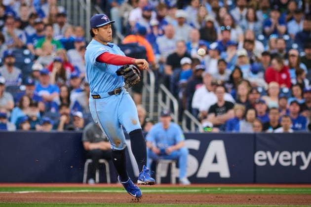 June 8, 2026, Toronto, On, Canada: Toronto Blue Jays Kazuma Okamoto (7) makes a throw to second during fourth inning MLB, Baseball Herren, USA baseball action against the Philadelphia Phillies, in Toronto, on Monday, June 8, 2026. Canada News - June 8, 2026  - ZUMAc35_ 20260608_zaf_c35_248 Copyright: xSammyxKoganx