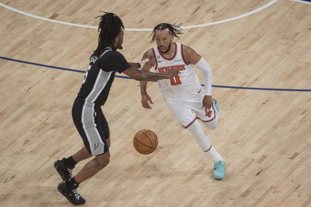 New York Knicks v San Antonio Spurs - NBA, Basketball Herren, USA Finals NEW YORK, UNITED STATES - JUNE 8: Jalen Brunson (11) of the New York Knicks and Stephon Castle (5) of San Antonio Spurs in action during the National Basketball Association (NBA) finals game between the New York Knicks and San Antonio Spurs at the Madison Square Garden in New York, United States on June 8, 2026. Celal Gunes Anadolu New York United States. Editorial use only. Please get in touch for any other usage.  Copyright: x2026xAnadoluxCelalxGunesx