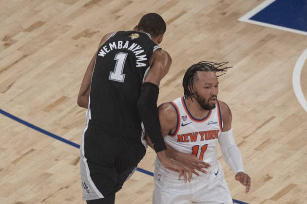 New York Knicks v San Antonio Spurs - NBA, Basketball Herren, USA Finals NEW YORK, UNITED STATES - JUNE 8: Jalen Brunson (11) of the New York Knicks and Victor Wembanyama (1) of San Antonio Spurs in action during the National Basketball Association (NBA) finals game between the New York Knicks and San Antonio Spurs at the Madison Square Garden in New York, United States on June 8, 2026. Celal Gunes Anadolu New York United States. Editorial use only. Please get in touch for any other usage.  Copyright: x2026xAnadoluxCelalxGunesx
