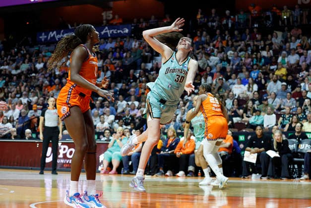 UNCASVILLE, CT - JUNE 08: Breanna Stewart 30 of the New York Liberty foulded by Diamond Miller 1 of the Connecticut Sun during the WNBA, Basketball Damen, USA Commissioner s Cup game between New York Liberty and Connecticut Sun on June 8, 2026, at Mohegan Sun Arena in Uncasville, CT. (Photo by M. Anthony Nesmith Icon Sportswire) WNBA: JUN 08 New York Liberty at Connecticut Sun EDITORIAL USE ONLY Icon26060825