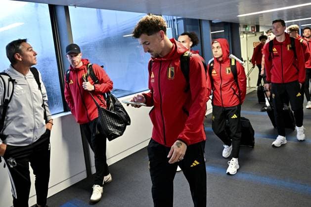 Belgium s Kevin De Bruyne and Belgium s Thomas Meunier pictured during the arrival of Belgian national soccer team Red Devils in Seattle airport, on Monday 08 June 2026. The Red Devils are preparing for the 2026 FIFA World Cup, WM, Weltmeisterschaft, Fussball DIRKxWAEM  x176748864x