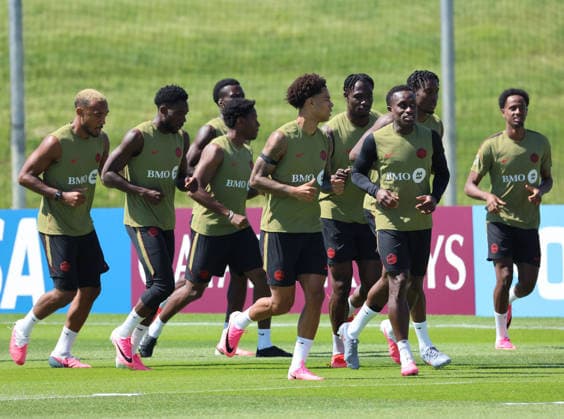 (260609) -- TORONTO, June 9, 2026 -- Players of the Canadian men s national football team take part in a training session ahead of the FIFA World Cup, WM, Weltmeisterschaft, Fussball in Toronto, Canada, on June 8, 2026. (Photo by Xinhua) (SP)CANADA-TORONTO-FIFA WORLD CUP-TEAM CANADA-TRAINING ZouxZheng 