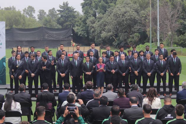 Flag-Raising Ceremony For Mexican National Soccer Team Mexican President Claudia Sheinbaum Pardo accompanied by Mexican national soccer team pose for photos during the flag-raising ceremony at the High-Performance Center (CAR) before the 2026 FIFA World Cup, WM, Weltmeisterschaft, Fussball Group A match between Mexico and South Africa. on June 8, 2026 in Mexico City, Mexico. Mexico City CDMX Mexico Copyright: xCarlosxSantiagox