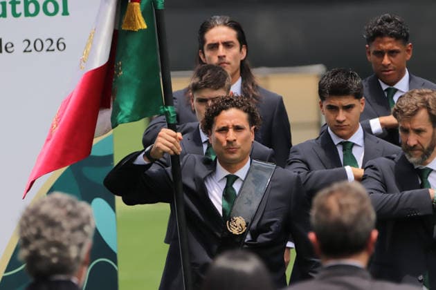 Flag-Raising Ceremony For Mexican National Soccer Team Guillermo Ochoa goalie of Mexican national soccer team rises the Mexican national flag during the flag-raising ceremony at the High-Performance Center (CAR) before the 2026 FIFA World Cup, WM, Weltmeisterschaft, Fussball Group A match between Mexico and South Africa. on June 8, 2026 in Mexico City, Mexico. Mexico City CDMX Mexico Copyright: xCarlosxSantiagox