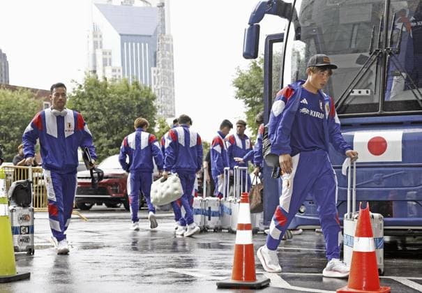 Football: Japan team arrives in Nashville Members of the Japan men s national football team arrive in Nashville, Tennessee, on June 8, 2026, for their pre-World Cup camp. Japan will play against the Netherlands in Dallas, Texas, on June 14.  A14AA0005618072P