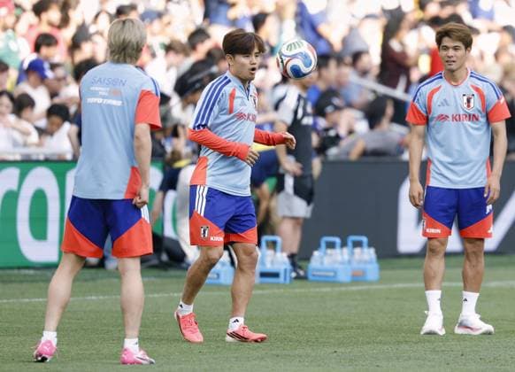 Football: Japan team trains for World Cup Japan men s national football team member Takefusa Kubo (C) and teammates train at the team s World Cup base camp site in Nashville, Tennessee, on June 8, 2026.  A14AA0005618122P