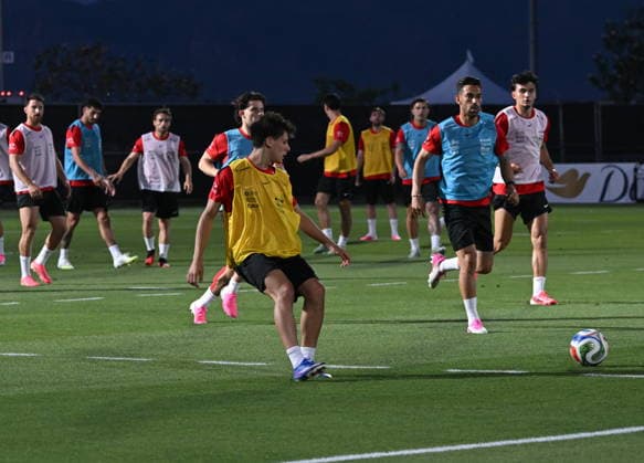 Turkish National Football Team training session in Arizona MESA, ARIZONA, US - JUNE 8: Turkish National Football Team players Arda Guler and Irfan Can Kahveci and their teammates, under the guidance of head coach Vincenzo Montella, participate in an open training session for fans and media members ahead of the 2026 FIFA World Cup, WM, Weltmeisterschaft, Fussball at Arizona Athletic Grounds in Mesa, Arizona, on June 8, 2026. Tayfun Coskun Anadolu Arizona United States. Editorial use only. Please get in touch for any other usage.  Copyright: x2026xAnadoluxTayfunxCoskunx