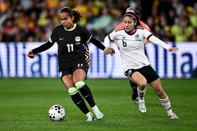 SOCCER MATILDAS MEXICO, Mary Fowler of Australia competes for possession with Alexia Fernanda Delgado Alvarado of Mexico during the International Friendly, Länderspiel, Nationalmannschaft match between Australia and Mexico at CommBank Stadium in Sydney, Tuesday, June 9, 2026. ( NO ARCHIVING, EDITORIAL USE ONLY SYDNEY NEW SOUTH WALES AUSTRALIA  Copyright: xDANxHIMBRECHTSx 20260609162611043595
