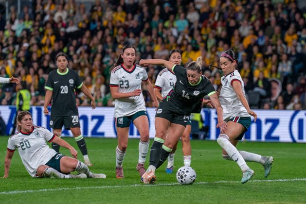 SYDNEY, AUSTRALIA - JUN 9: Alanna Kennedy of Australia scores her teams first goal during the International Friendly, Länderspiel, Nationalmannschaft match between Australia and Mexico at CommBank Stadium on June 9, 2026 in Sydney, Australia.  Copyright: xNoexLlamasx xSPPx Sportspressphoto_SPR163734