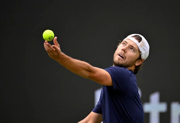 Aleksandar Kovecevic (USA) Aktion Aufschlag Tennis Herren BOSS Open ATP, Tennis Herren 250 Stuttgart 2026 Weissenhof BOSS Open ATP 250 Stuttgart 2026