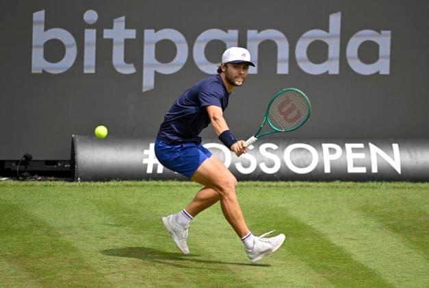 Aleksandar Kovecevic (USA) Aktion Tennis Herren BOSS Open ATP, Tennis Herren 250 Stuttgart 2026 Weissenhof BOSS Open ATP 250 Stuttgart 2026