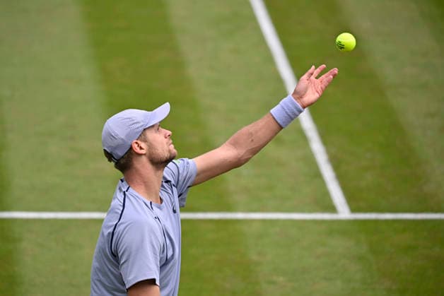 Yannick Hanfmann (GER) Aktion Aufschlag Tennis Herren BOSS Open ATP, Tennis Herren 250 Stuttgart 2026 Weissenhof BOSS Open ATP 250 Stuttgart 2026