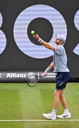 Yannick Hanfmann (GER) Aktion Aufschlag Tennis Herren BOSS Open ATP, Tennis Herren 250 Stuttgart 2026 Weissenhof BOSS Open ATP 250 Stuttgart 2026