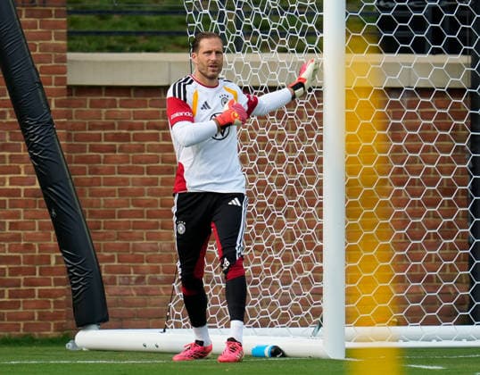 Oliver Baumann (Deutschland, 12) nimmt an der ersten Trainingseinheit der deutschen Nationalmannschaft im Trainingslager in North Carolina teil. USA, Deutsche Fussballnationalmannschaft, Base Camp, Winston-Salem, 08.06.2026 USA, Deutsche Fussballnationalmannschaft, Base Camp, Winston-Salem, 08.06.2026 Winston-Salem