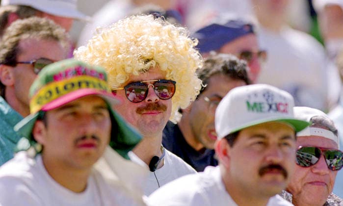 940618 Football, FIFA World Cup, WM, Weltmeisterschaft, Fussball 1994 (USA), Group A, Colombia - Romania 1-3: A Colombia fan with a Valderrama wig during The World Cup opening ceremony at Rose Bowl before the game. Photo: BILDBYRAN M013_04 940618colrum M013_04 colombia rumänien romania scanx dia bbeng fotboll football soccer VM VM94 VM1994 VM 1994 fotbolls-vm fifa world cup colombia v romania 960618 world championships världsmästerskap rose bowl los angeles pasadena june 18 1994 invigning *** 940618 Football, FIFA World Cup 1994 USA , Group A, Colombia Romania 1 3 A Colombia fan with a Valderrama wig during The World Cup opening ceremony at Rose Bowl before the game Photo BILDBYRAN M013 04 940618colrum M013 04 colombia romania scanx dia bbeng football soccer VM VM94 VM1994 VM 1994 fotbolls vm fifa world cup colombia v romania 960618 world championships world championships rose bowl los angeles pasadena june 18 1994 inauguration  Copyright: BILDBYRAN BB940618BB069