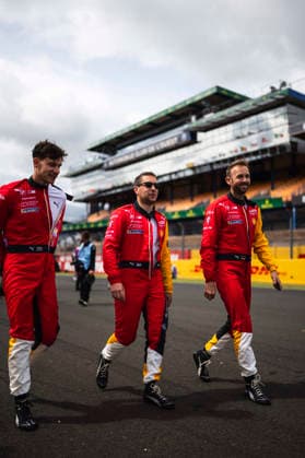 24 HEURES DU MANS 2026 - TUESDAY 20 FRIJNS Robin (nld), RAST RenÃ (ger), VAN DER LINDE Sheldon (zaf), BMW M Team WRT, BMW M Hybrid V8 20, Hypercar, portrait during the 24 Hours of Le Mans 2026, 3rd round of the 2026 FIA World Endurance Championship, on June 9, 2026 on the Circuit des 24 Heures du Mans in Le Mans, France - Le MansFrance  Copyright: xCharlyxLopezx