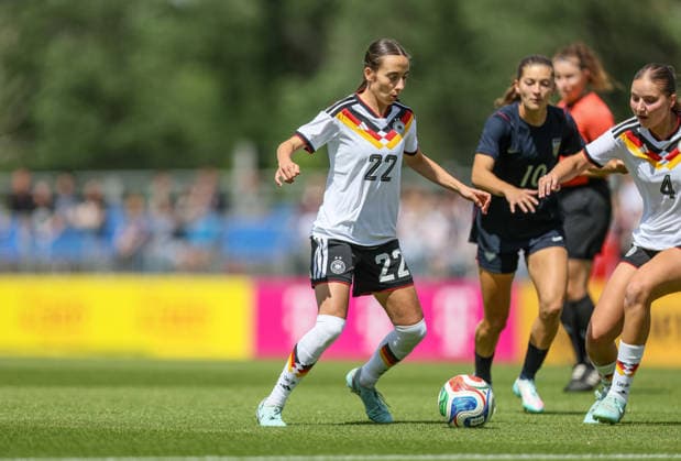 GER, Frankfurt, Deutschland U19 vs USA U19 Freundschaftsspiel, Fussball, DFB, Spielzeit 2025 2026, DFB-Campus, zweites Spiel im Bild: Emma Memminger (Deutschland U19 Frauen 22) DFB DFL REGULATIONS PROHIBIT ANY USE OF PHOTOGRAPHS AS IMAGE SEQUENCES AND OR QUASI-VIDEO, 09.06.2026