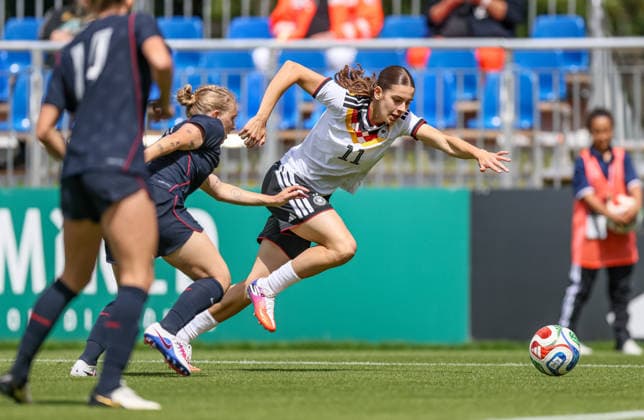 GER, Frankfurt, Deutschland U19 vs USA U19 Freundschaftsspiel, Fussball, DFB, Spielzeit 2025 2026, DFB-Campus, zweites Spiel im Bild: Leni Marie Eggert (Deutschland U19 Frauen 11) DFB DFL REGULATIONS PROHIBIT ANY USE OF PHOTOGRAPHS AS IMAGE SEQUENCES AND OR QUASI-VIDEO, 09.06.2026 *** GER, Frankfurt, Germany U19 vs USA U19 friendly match, Football, DFB, 2025 2026 season, DFB Campus, second match in picture Leni Marie Eggert Germany U19 Women 11 DFB DFL REGULATIONS PROHIBIT ANY USE OF PHOTOGRAPHS AS IMAGE SEQUENCES AND OR QUASI VIDEO, 09 06 2026 Copyright: HMBxMedia HendrikxHamelau