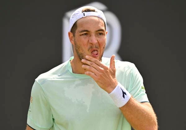 Jan-Lennard Struff (GER) enttaeuscht Gestik Geste nachdenklich Tennis Herren BOSS Open ATP, Tennis Herren 250 Stuttgart 2026 Weissenhof BOSS Open ATP 250 Stuttgart 2026