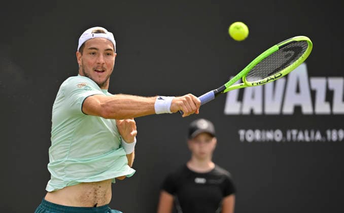 Jan-Lennard Struff (GER) Aktion Tennis Herren BOSS Open ATP, Tennis Herren 250 Stuttgart 2026 Weissenhof BOSS Open ATP 250 Stuttgart 2026