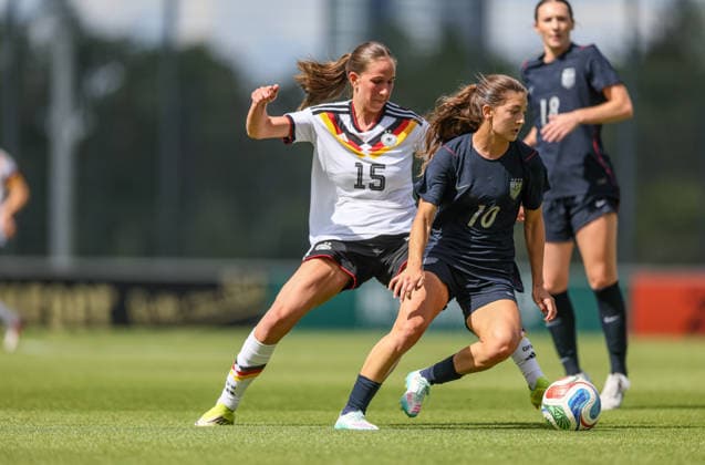 GER, Frankfurt, Deutschland U19 vs USA U19 Freundschaftsspiel, Fussball, DFB, Spielzeit 2025 2026, DFB-Campus, zweites Spiel im Bild v.l.: Maj Schneider (Deutschland U19 Frauen 15), Ashlyn Puerta (USA U19 Frauen 10) DFB DFL REGULATIONS PROHIBIT ANY USE OF PHOTOGRAPHS AS IMAGE SEQUENCES AND OR QUASI-VIDEO, 09.06.2026