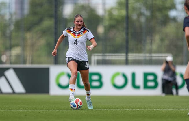GER, Frankfurt, Deutschland U19 vs USA U19 Freundschaftsspiel, Fussball, DFB, Spielzeit 2025 2026, DFB-Campus, zweites Spiel im Bild: Lina Szaraz (Deutschland U19 Frauen 4) DFB DFL REGULATIONS PROHIBIT ANY USE OF PHOTOGRAPHS AS IMAGE SEQUENCES AND OR QUASI-VIDEO, 09.06.2026