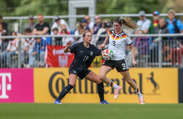 GER, Frankfurt, Deutschland U19 vs USA U19 Freundschaftsspiel, Fussball, DFB, Spielzeit 2025 2026, DFB-Campus, zweites Spiel im Bild v.l.: Lauren Malsom (USA U19 Frauen 19), Lenelotte Müller (Deutschland U19 Frauen 3) DFB DFL REGULATIONS PROHIBIT ANY USE OF PHOTOGRAPHS AS IMAGE SEQUENCES AND OR QUASI-VIDEO, 09.06.2026