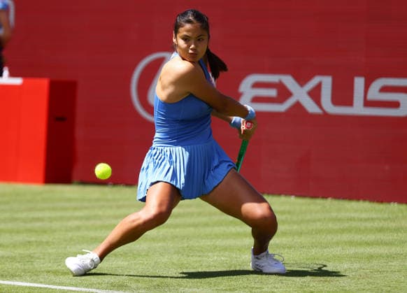2026 HSBC Tennis Championships, Queens Club, London, UK - 09 06 2026 Emma Raducanu (GBR) in action during her first round match agianst Anna Blinkova in the HSBC 2026 Championships at Queens Club in London London Queens Club London GBR Copyright: xMarkxGreenwoodx