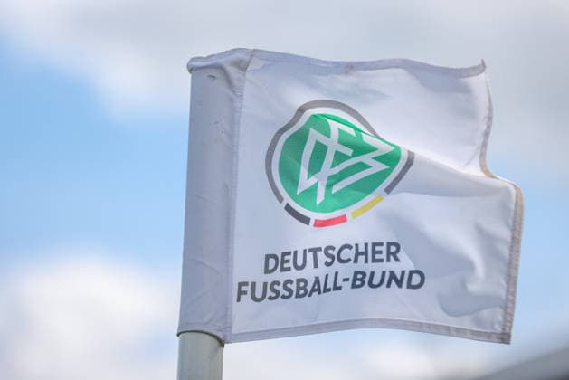GER, Frankfurt, Deutschland U19 vs USA U19 Freundschaftsspiel, Fussball, DFB, Spielzeit 2025 2026, DFB-Campus, zweites Spiel im Bild: DFB Logo Fahne, Deutscher Fußball Bund DFB DFL REGULATIONS PROHIBIT ANY USE OF PHOTOGRAPHS AS IMAGE SEQUENCES AND OR QUASI-VIDEO, 09.06.2026