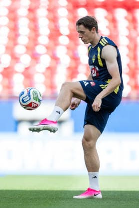260609 Elliot Stroud of the Swedish national football team at a training session during day -2 of the FIFA World Cup, WM, Weltmeisterschaft, Fussball 2026 on June 9, 2026 in Dallas. Photo: Petter Arvidson BILDBYRAN kod PA PA1225 fotboll football soccer fotball vm fotbolls-vm fotball-vm fotbolls-vm 2026 fifa world cup 2026 träning practice training sverige sweden sverige a day -2 bbeng