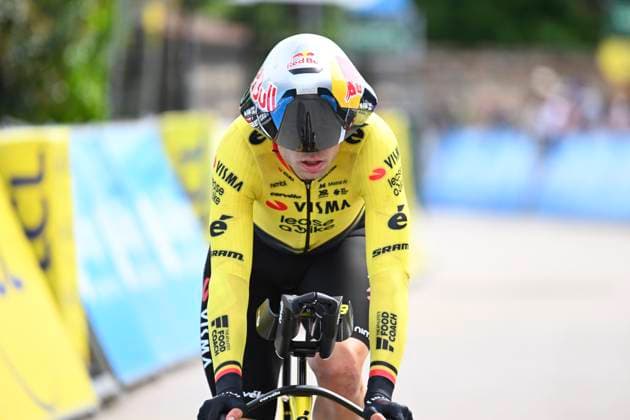 Tour Auvergne - Rhone-Alpes 2026 Stage 3 PERREUX, FRANCE - JUNE 09 : Van Aert Wout (BEL) of Team Visma Lease a Bike during stage 3 of the 78th edition of Tour Auvergne - Rhone-Alpes an UCI World Tour 2.UWT Team Time Trial stage for Men Elite of 28.4 km with start in Perreux and finish in Perreux on June 9, 2026 in Perreux, France, 09 06 2026 ( Motordriver Guy De Vuyst - Perreux France  Copyright: xVincentxKalutx
