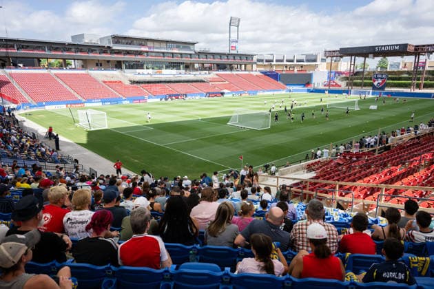 260609 Fans in the stands at a training session with Sweden during day -2 of the FIFA World Cup, WM, Weltmeisterschaft, Fussball 2026 on June 9, 2026 in Dallas. Photo: Petter Arvidson BILDBYRAN kod PA PA1225 fotboll football soccer fotball vm fotbolls-vm fotball-vm fotbolls-vm 2026 fifa world cup 2026 träning practice training sverige sweden sverige a day -2 bbeng publik