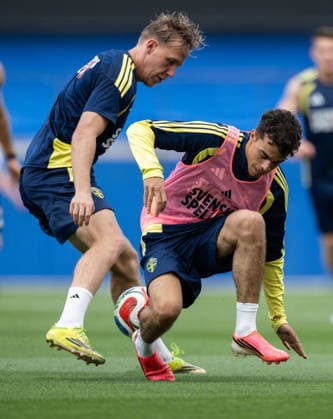 260609 Herman Johansson and Yasin Ayari of the Swedish national football team at a training session during day -2 of the FIFA World Cup, WM, Weltmeisterschaft, Fussball 2026 on June 9, 2026 in Dallas. Photo: Petter Arvidson BILDBYRAN kod PA PA1225 fotboll football soccer fotball vm fotbolls-vm fotball-vm fotbolls-vm 2026 fifa world cup 2026 träning practice training sverige sweden sverige a day -2 bbeng
